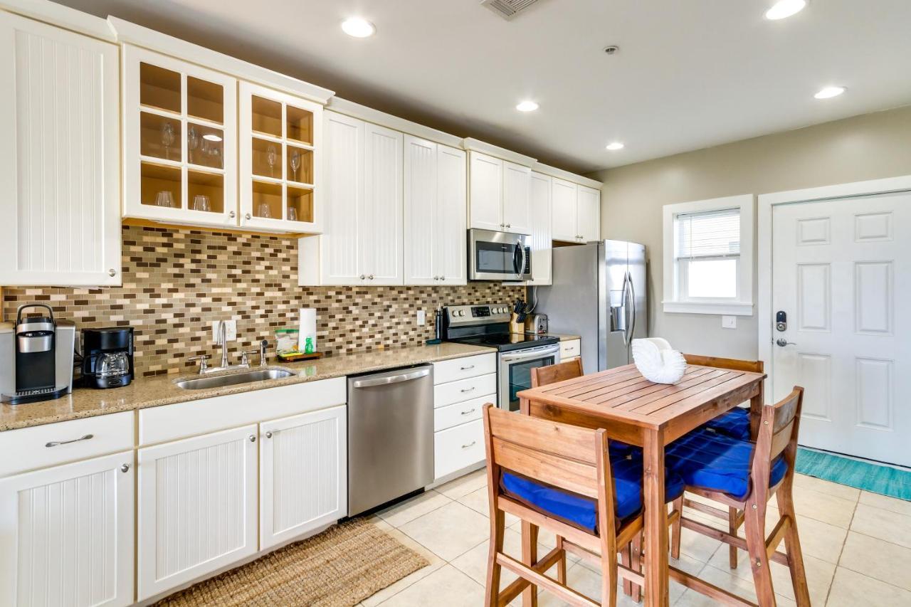 Bayfront Pensacola Beach Condo With Pool And Elevator Exterior photo